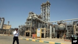 تصفیه خانه مارون در بندر امام خمینی ایران