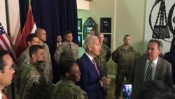 Tada potpredsednik Džo Bajden sa američkim vojnim i diplomatskim osobljem u američkoj ambasadi u Bagdadu, 28. aprila 2016.