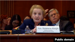 Мадлен Олбрайт