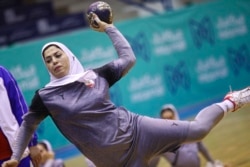 تمرین تیم ملی هندبال بانوان برای حضور در رقابت‌های جهانی اسپانیا