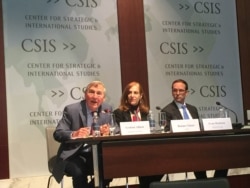 资料照：哈佛大学教授埃里森（左）与前国安会亚洲事务高级主管麦艾文