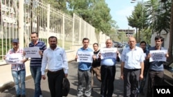 "Azadlıq" qəzetinin kollektivi “Qasid” Firmasının ofisi qarşısında etiraz aksiyası keçirib