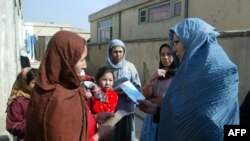 وزارت اقتصاد حکومت طالبان تایید کرده است که مکتوبی را به موسسات داخلی و خارجی فرستاده و بار دیگر از آنان خواسته است که از استخدام کارمندان زن در این نهادها خودداری کنند.