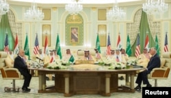 Iraqi Prime Minister Haider Al-Abadi, Saudi Arabia's King Salman bin Abdulaziz Al Saud and U.S. Secretary of State Rex Tillerson attend a meeting in Riyadh, Saudi Arabia, Oct. 22, 2017. (Saudi Press Agency/Handout via Reuters)