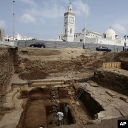 Archaeologists work at a dig at Martyrs' Square located in the low Casbah in Algiers' historical neighborhood (File Photo)