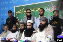 Syed Salahuddin addressing news conference in Muzafarabad, capital of Pakistani-controlled Kashmir, July 1, 2017. (VOA photo)