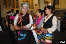 Tibetan children wait to perform during celebrations for the Dalai Lama's 80th birthday in Dharamsala, India. (Amy Yee for VOA News)
