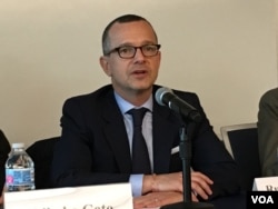 美台商业协会会长韩儒伯（美国之音钟辰芳拍摄）