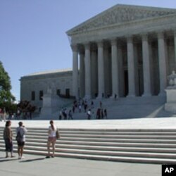 Visitors can no longer enter the front door of the Supreme Court, 07 May 2010