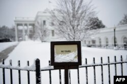 Oq uy hovlisi, Vashington