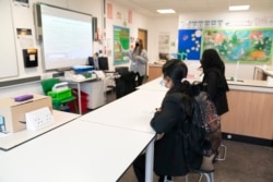 Suasana di sebuah kelas di Manchester, Inggris, 8 Maret 2021.