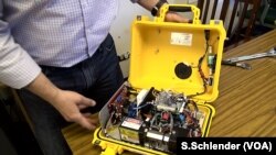 This portable methane analyzer uses laser-based technology to measure atmospheric methane concentrations, the same technology used in the analyzers that are deployed on the Google Street View cars.