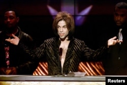"The Artist" formerly known as Prince gives his acceptance speech after being named Male Artist of the Decade at the 14th annual Soul Train Music Awards, March 4, 2000.