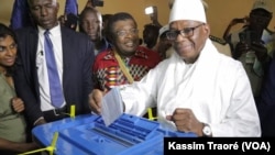 Malian president Ibrahim Boubacar Kéita votes during the July 29, 2018 presidential election.