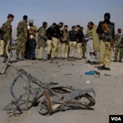 Pelaku pemboman menyerang kerumunan orang yang sedang mengantri bantuan dari Program Pangan Dunia.