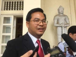 រូប​ឯកសារ៖ លោក ជិន ម៉ាលីន អ្នកនាំពាក្យ​ក្រសួង​យុត្តិធម៌ ថ្លែង​ប្រាប់​អ្នកសារព័ត៌មាន​ក្រោយ​បញ្ចប់​កិច្ច​ប្រជុំនៅ​ក្រសួង​យុត្តិធម៌ នាថ្ងៃ​ទី​២១​ ខែ​កុម្ភៈ ឆ្នាំ​២០១៧។ (កាន់ វិច្ឆិកា/VOA)