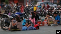 Saat evakuasi, tinggalkan kendaraan jika terjebak macet.