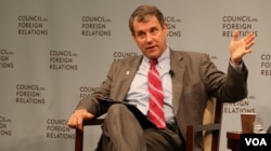 2014年12月2日，谢罗德•布朗参议员在美国外交关系协会谈论美国对华政策新思路。（美国之音杨晨拍摄）