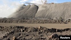 中国内蒙古一处稀土开采场（2011年7月16日）。