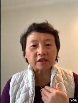 被捕中国律师丁家喜妻子、现居美国位纽约的罗胜春 (美国之音黄丽玲拍摄)