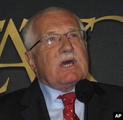 Czech President Vaclav Klaus speaking in Washington DC, October 2009