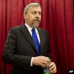 Presidential candidate Andrei Sannikov attends a news conference in Minsk, Belarus, 18 Dec 2010