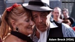Tango dancers in Buenos Aires