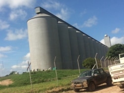 Iziphala kukhanya sesitshaya umoya ngenxa yokuswelakala komumbu.