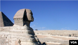 Sphinx, Abul Hawl in Arabic, the enormous statue with a man's head and a lion's body standing guard over the pyramids in Giza, outside Cairo. (D. Bekheet/VOA)