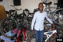 Jeffrey Mulaudzi, a former bicycle thief, is now a successful entrepreneur and founder of Alexandra Bicycle Tours. (D. Taylor/VOA)