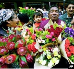 Some IMF and World Bank projects aim to boost developing countries' exports to niche markets, including flowers from Africa to Europe