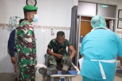 Satu peleton personil tambahan dikirim ke Kiwirok hari Sabtu (18/9) untuk memburu kelompok bersenjata pimpinan Lamek Taplo, yang diduga melakukan serangan terhadap nakes Senin lalu (13/9). (Foto: Courtesy/Pendam XVII/Cenderawasih)