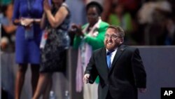 Ryan Moore, who has spondyloepiphyseal Dysplasia dwarfism, takes the stage.