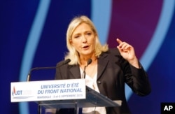 Pemimpin partai ultra-kanan Perancis Marine Le Pen dalam pidato di Marseille, Perancis selatan, September 2015.