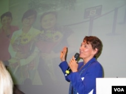 瑞洁：我们把她们当女儿抚养 (美国之音方冰拍摄)