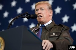 U.S. President Donald Trump speaks with U.S. military personnel at Yokota Air Base at Fussa in Tokyo, Nov. 5, 2017. Trump kicked off the first leg of his Asia tour that will likely be dominated by tensions with nuclear-armed North Korea.