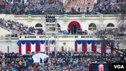 Multidão assiste à posse de Donald Trump