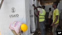 Thứ trưởng Thông tin Liberia loan báo chính phủ của ông sẽ ngăn các ký giả vào các đơn vị điều trị Ebola để bảo vệ quyền riêng tư của các bệnh nhân.