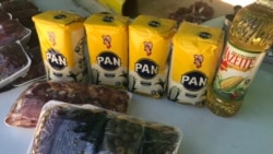 Parte de los ingredientes para preparar la hallaca, plato típico navideño venezolano, en Caracas.