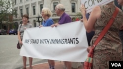 FILE - Pro-immigration activists blame immigrant labor shortages on Trump administration rhetoric that has fueled fears among the immigrant community. (M. Kornely/VOA)