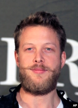 Ted Dwane arrives at the BRIT Awards 2013 at the o2 Arena in London, Feb. 20, 2013.