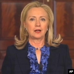 Secretary of State Hillary Clinton announces the easing some U.S. sanctions against Burma, April 4, 2012.