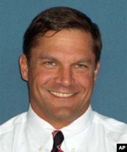 Headmaster Eric Peterson of St. George's School in Newport, Rhode Island, saw positive results after changing his school start time from 8:00 to 8:30 am.
