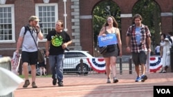People walk along the Independence Hall, the historic place in Philadelphia, Pennsylvania. July, 27 2016.