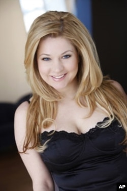 Actress Cathryn Marlowe, 32, believes actors should not change their unique natural look.