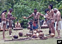 Some Puerto Ricans plan to identify themselves as 'Tainos' in the 2010 US Census.