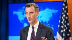 资料照片：美国国务院发言人普赖斯在国务院举行的记者会上讲话。(2021年8月16日)