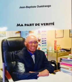 Le livre "Ma part de vérité" de Jean-Baptiste Ouédraogo, Ouagadougou le 10 février 2020 (VOA/Lamine Traoré)