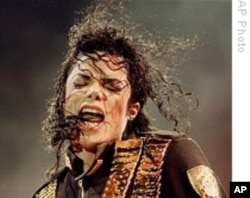 Lil Wayne Album Release Delayed; Boyle Still Holds Top Billboard Album Spot