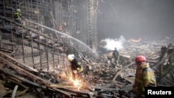 د امریکې د انصاف وزارت د بیان ترمخه، د اېف بي ايي سره مرکه کې شریف الله اعتراف وکړو چې د کراکس هال ځینې حمله کوونکو ته يې د کلاشنکوف د استعمالولو چل ښودلی و او د ګرفتار شویو کسانو څخه يې دوه هغه کسان پېژندل چې د کلاشنکوف چل يې ورته ښودلی و